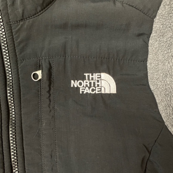 ❌SOLD❌ Grey and black North Face full zip - Picture 2 of 6